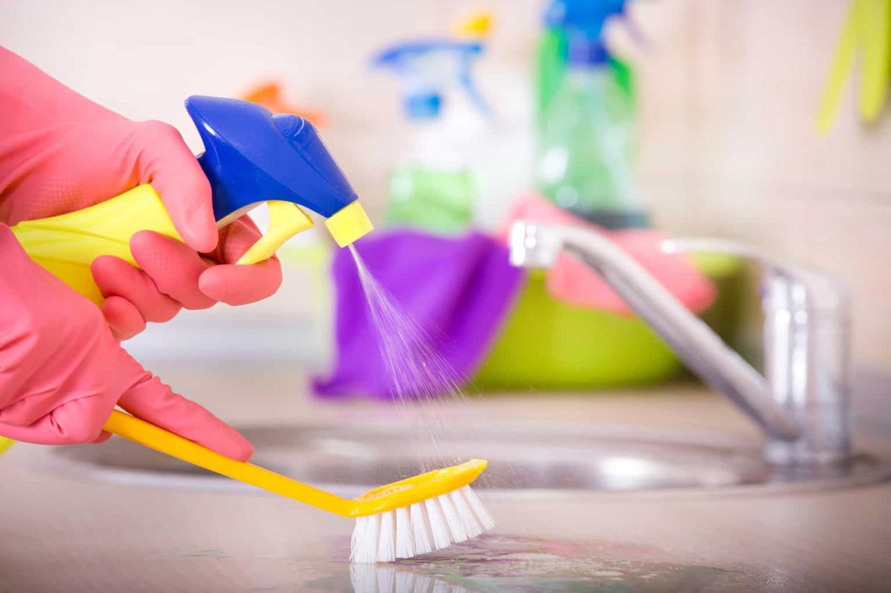 What Is The Best Way To Spring Clean Living Spaces? - A Mess Free Life What Is The Best Way To Spring Clean Living Spaces? - A Mess Free Life